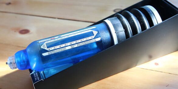 Hydro pump that enlarges the penis through water vacuum